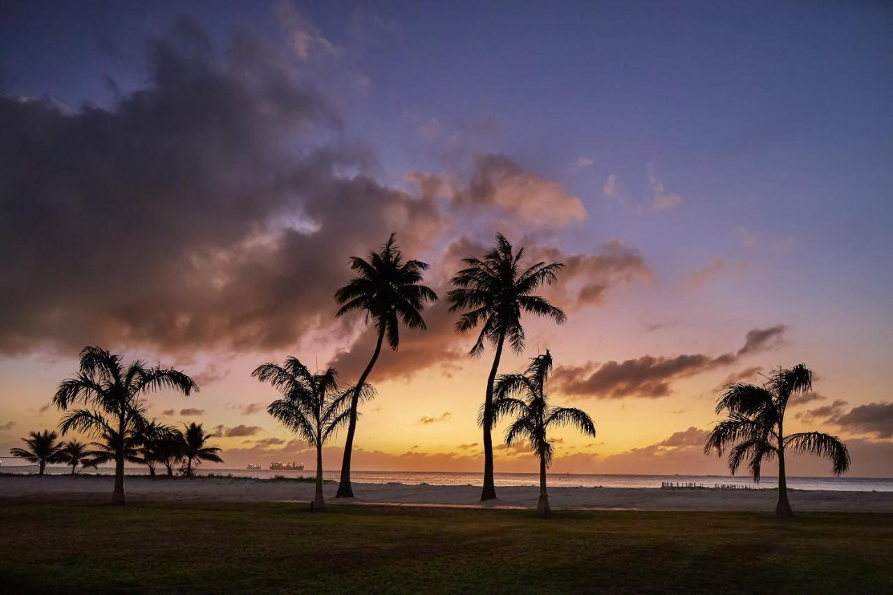 Crowne Plaza Hotels & Resorts Saipan Garapan Exterior photo